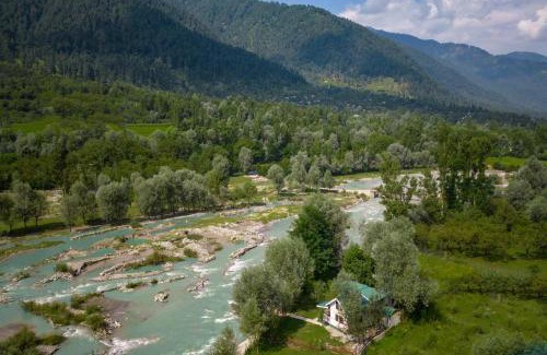 Gund Villa | Water's Edge by VEO - Part of StayVista