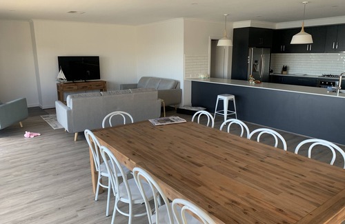 Port Vincent House | Water side marina holiday house with great views from the deck over the water.