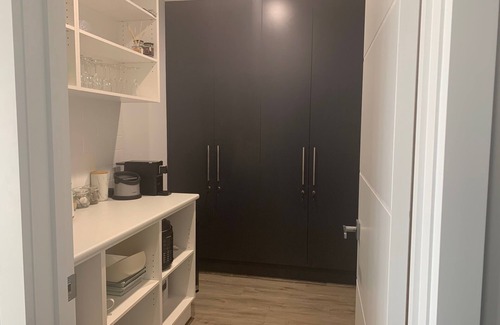 Port Vincent House | Water side marina holiday house with great views from the deck over the water.