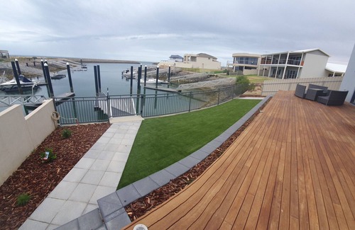 Port Vincent House | Water side marina holiday house with great views from the deck over the water.