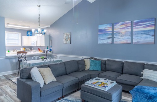 Myrtle Beach Condo | Water View! Serene Myrtle Beach Condo & Breathtaking View, King Suite, 3 Pools