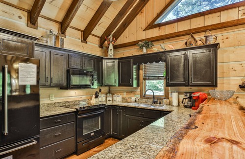 Ellijay Cabin | Water, Wines in the Pines - Creek Front, Dog Friendly