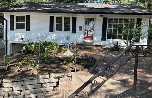 Des Moines House | Waterbury Treasure!