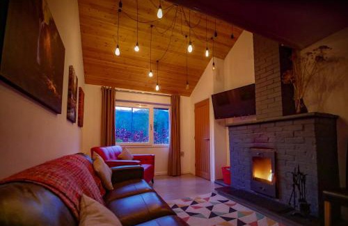 Pontneddfechan House | Waterfall Lodge