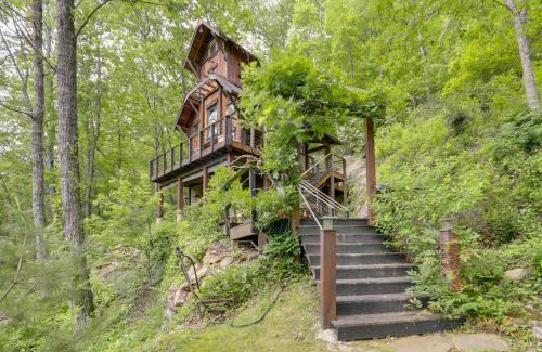 Cullowhee House | Waterfall Views - Blue Ghost Cabin in Cullowhee!