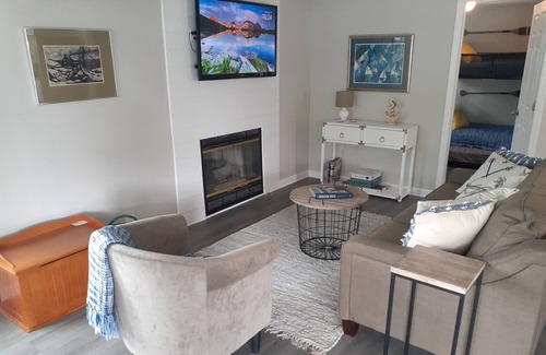 Lakeview House | Waterfront 2 BR, 2 Bath Cottage; Fully Remodeled with Free Dock