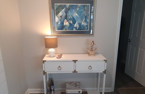 Lakeview House | Waterfront 2 BR, 2 Bath Cottage; Fully Remodeled with Free Dock