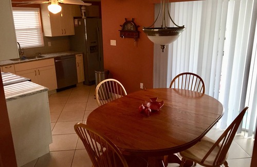 Flor-a-mar House | Waterfront, 4-person Hot Tub Spa, Wireless Hi-speed Internet.