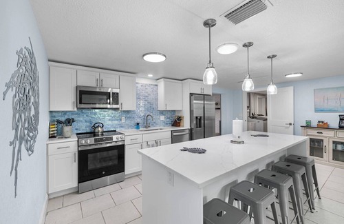 Spring Hill House | Waterfront/5BR w/HEATED Pool/Kayaks & Ping-Pong