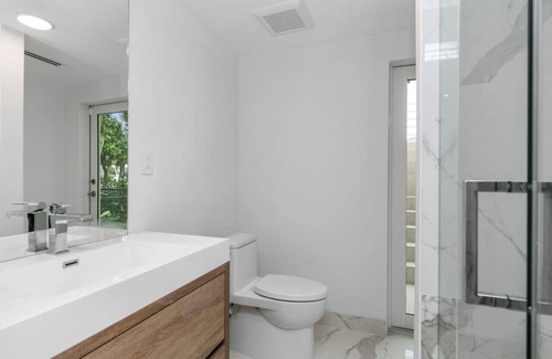 Key Biscayne Villa | Waterfront 6BR House with Private Dock and Heated Pool