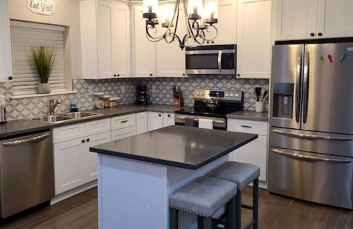 Shoreline Park House | Waterfront Beauty 5 Beds 2 Bath HTD Pool Boat Slip