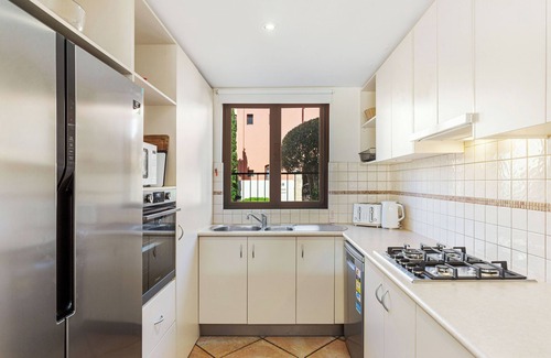 Wannanup House | Waterfront Canal Villa with Private Jetty