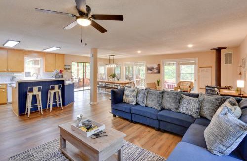 Wiley House | Waterfront CasAbella Cottage with Kayaks and Fishing