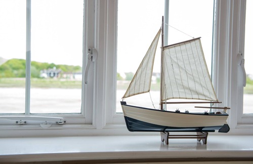 Rowhedge Cottage | Waterfront Cottage in the lovely village of Rowhedge, near Mersea Island