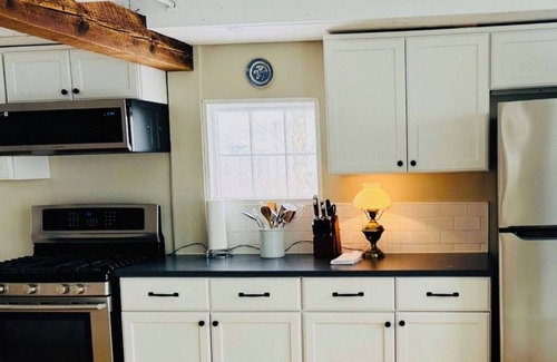 Mid-Coast and Islands House | Waterfront Cottage in Freeport