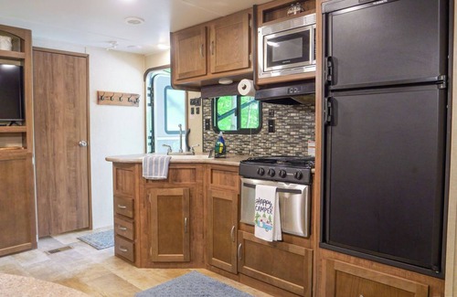 Westview House | Waterfront, cozy 2-bedroom camper on Rough River Lake