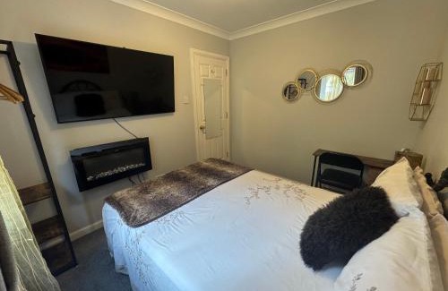 Docklands House | Waterfront double room with fireplace in the heart of Royal Docks