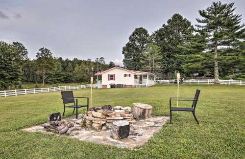 Dunlap House | Waterfront Dunlap Cottage Large Yard and Views