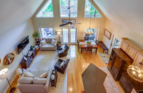 Eatonton House | Waterfront Eatonton Escape w/Private Hot Tub!