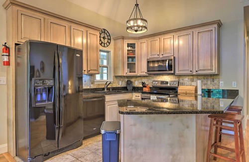 Eatonton House | Waterfront Eatonton Escape w/Private Hot Tub!