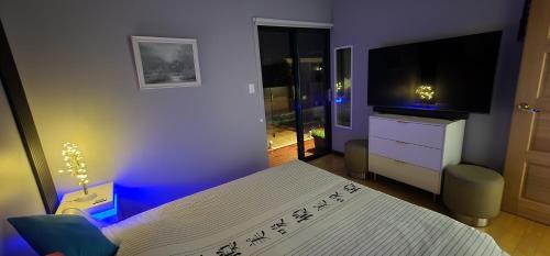 Nangkita House | Waterfront GateAway with POOL SPA SAUNA