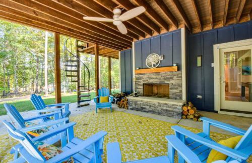 Reed Creek House | Waterfront Home on Lake Hartwell with Dock Access