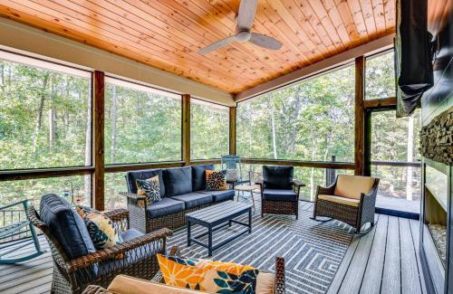 Reed Creek House | Waterfront Home on Lake Hartwell with Dock Access