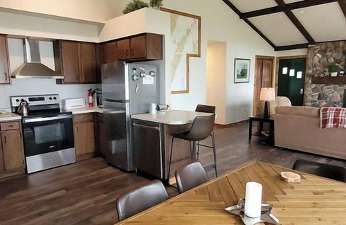 Gardner Cabin | Waterfront home with Panoramic Views of the bay- Southern Door County!