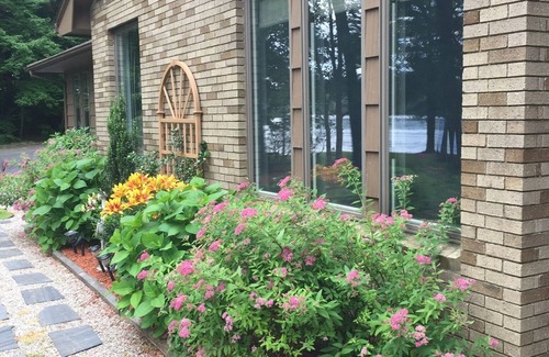 Douglas House | Waterfront Home with Stunning Views . Dog friendly , and great fishing !