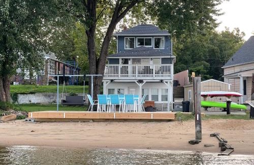 Magnolia House | Waterfront Home with Private Beach, Stunning Views