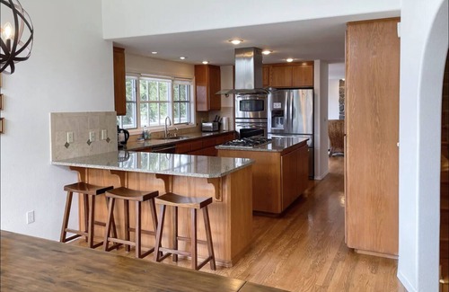 Gig Harbor House | Waterfront House w/4 En-Suites and Private Beach