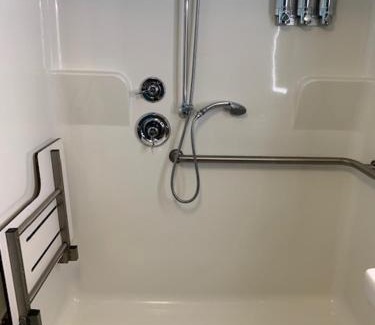 Essington Hotel | Waterfront Inn PHL Airport