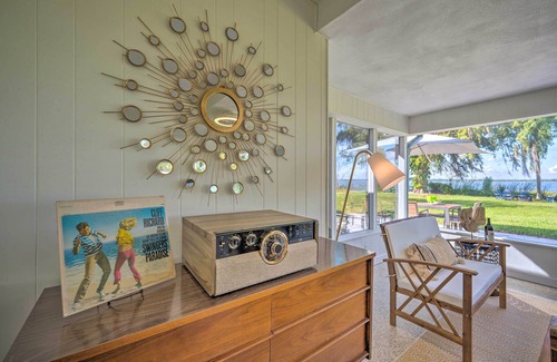 Tavares Cottage | Waterfront Lake Dora Escape w/Private Dock & Slip