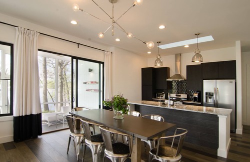 Monticello House | Waterfront Lake Shafer - Hot Tub + Fireplace