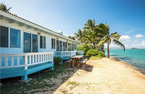 Lanikai House | Waterfront Lanikai Beach Compound