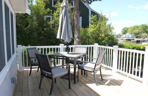Gloucester House | Waterfront Living w Stunning Views, Beautiful Decor, Kayaks, Private drive
