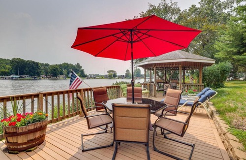 Monticello House | Waterfront Monticello Home with Fire Pit and Deck!