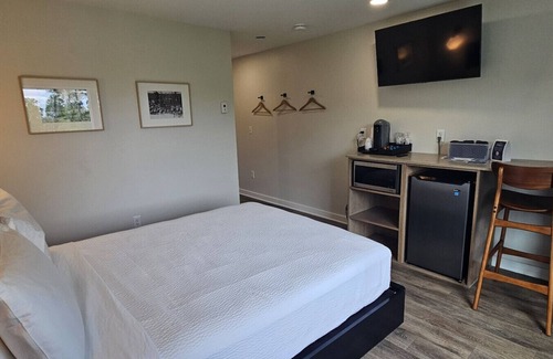 Greenville Junction Hotel | Waterfront Motel-Mountain Views-Direct ATV Access