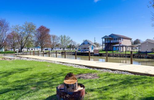 Port Clinton House | Waterfront Port Clinton Cottage with Fire Pit!