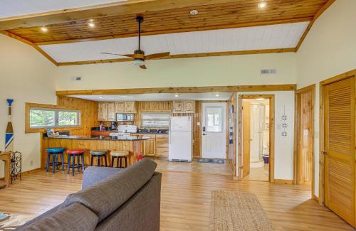 Port Clinton House | Waterfront Port Clinton Cottage with Fire Pit!