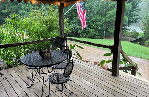 Graham Cabin | Waterfront Rustic Country Cabin Retreat-Dog's Welcome!