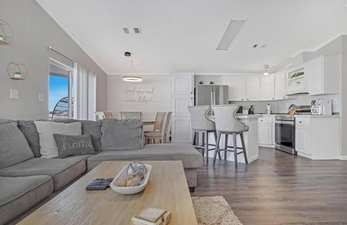 Cudjoe Key House | WATERFRONT Seaside Sanctuary in the Keys with 35' SEAWALL FOR YOUR BOAT!