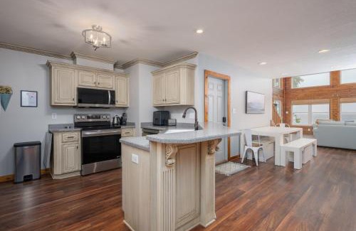 Saint Helena Island House | Waterfront Escape - Seasonal Pool - Perfect for Families and Friends!