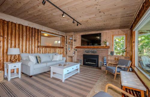 Vashon Island House | Waterfront Vashon Island Home, Beach Access and View