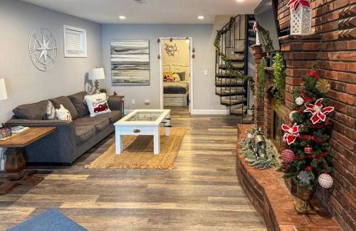 Linn Creek House | Waterfront Yard, Dock and Game Room Linn Creek Home