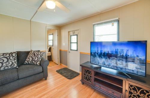 Waterloo House | Waterloo Home Walk to Pickwick Lake Fishing Pier!