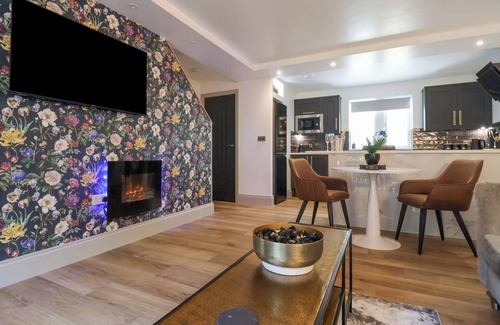 Gargrave Cottage | Waters Edge Lock View