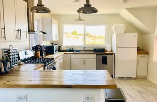 Old Town House | Water’s Edge - Ocean views, Private hot tub