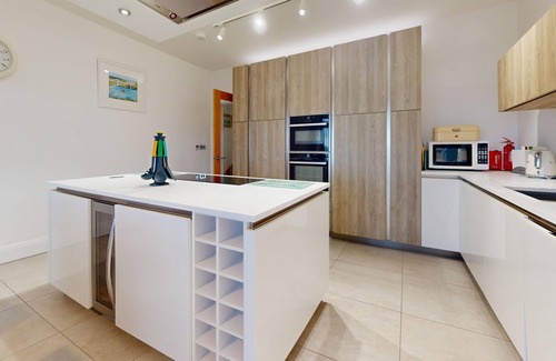 Deganwy Cottage | Waters Edge - Three Bedroom Cottage, Sleeps 6