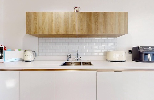 Deganwy Cottage | Waters Edge - Three Bedroom Cottage, Sleeps 6